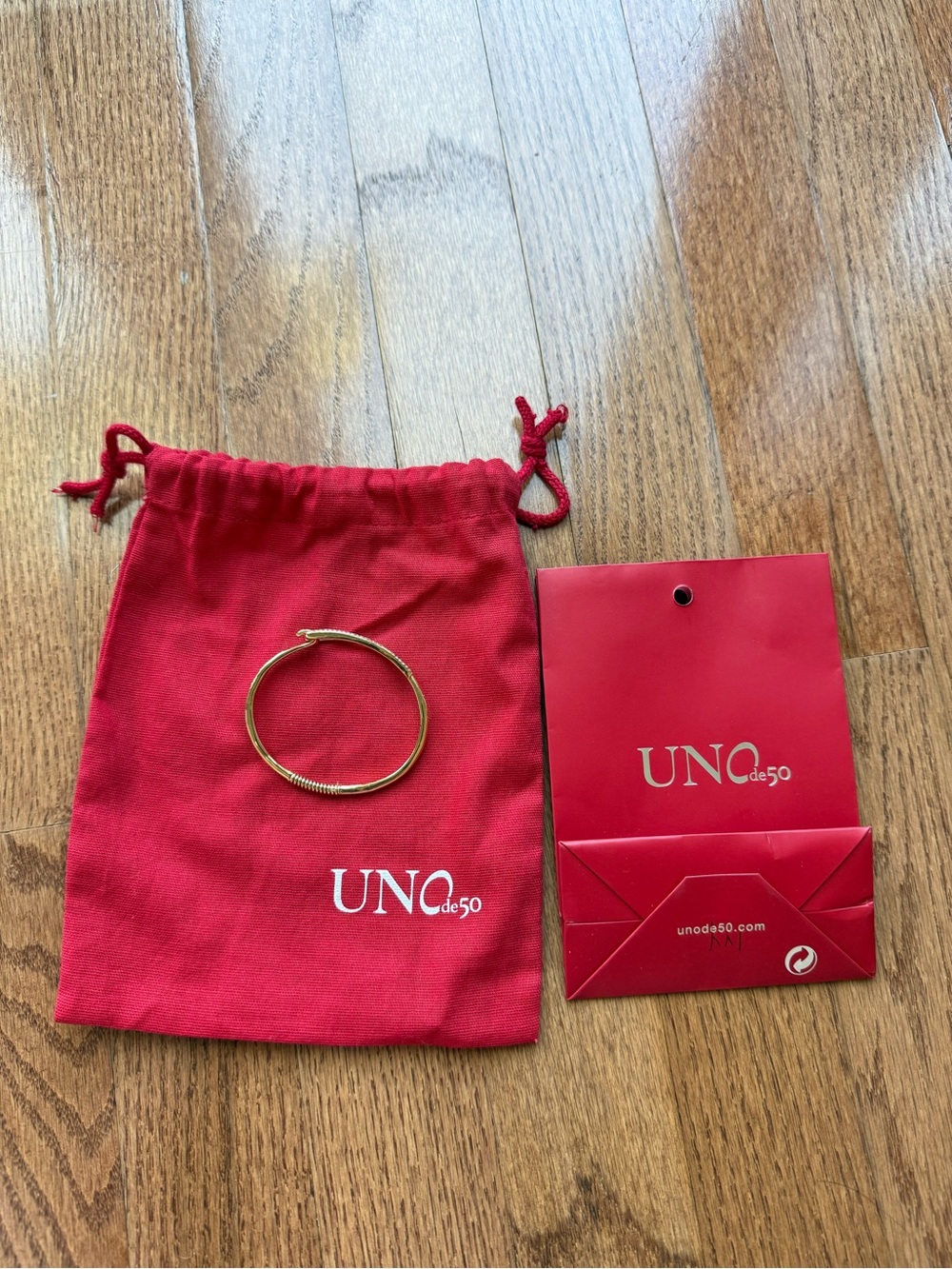 Uno de 50 Gold Bracelet - Picture 4 of 4